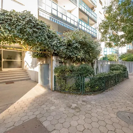Apartment Star Split